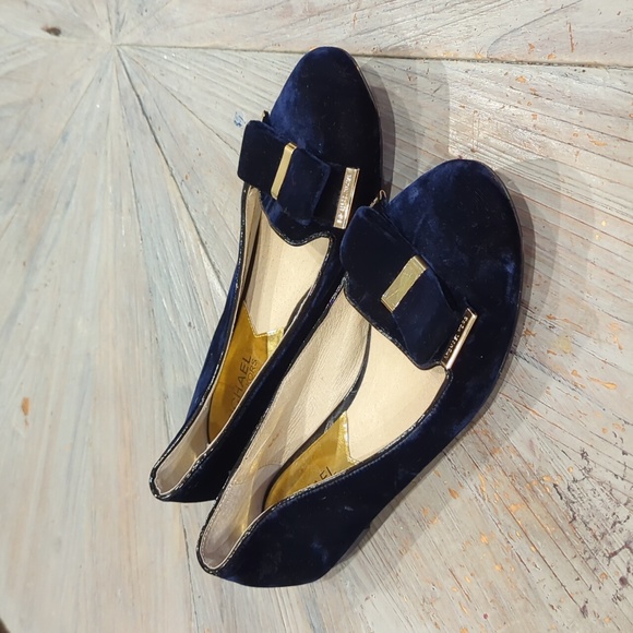 MICHAEL Michael Kors 'Delphine' Ballet Flat - Picture 2 of 8